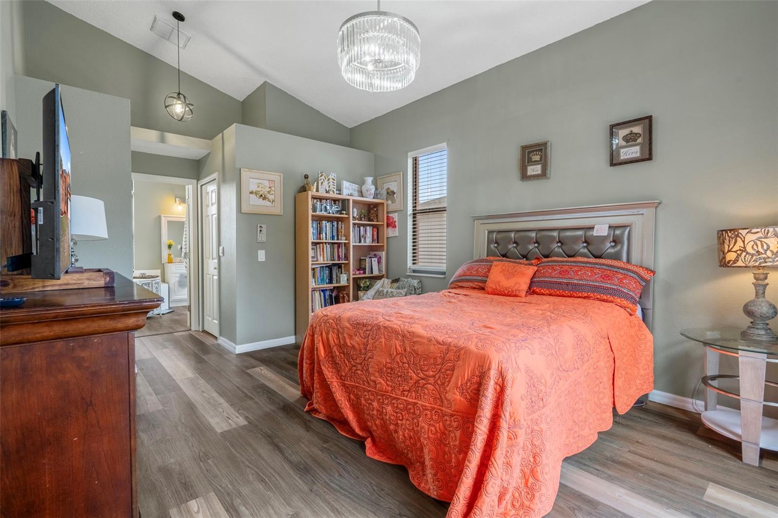 REGENCY OAKS - Residential