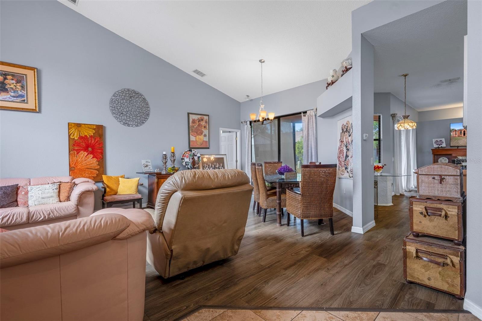 REGENCY OAKS - Residential