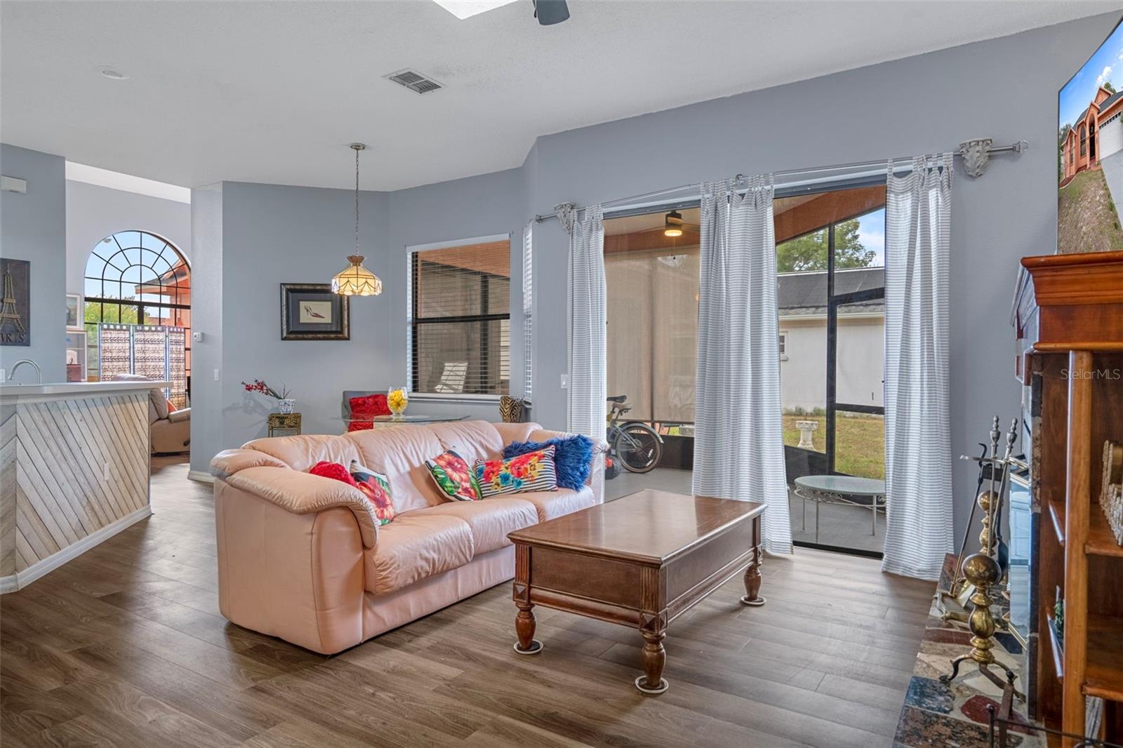 REGENCY OAKS - Residential