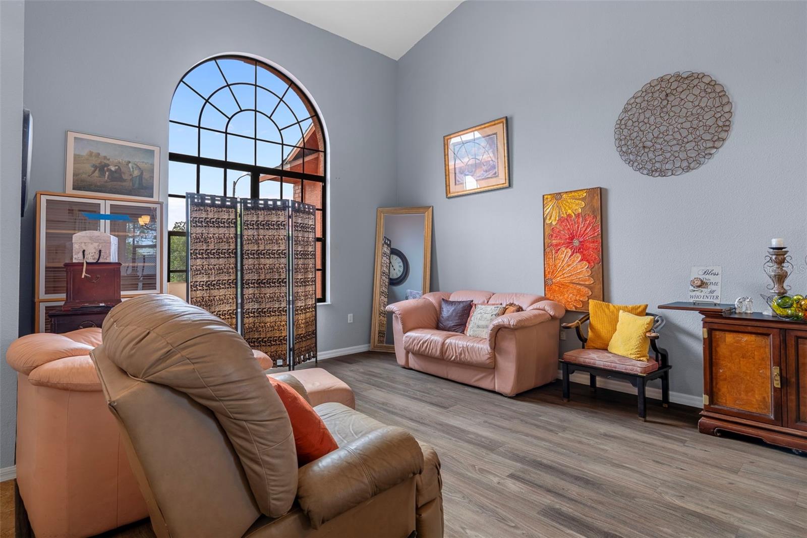 REGENCY OAKS - Residential