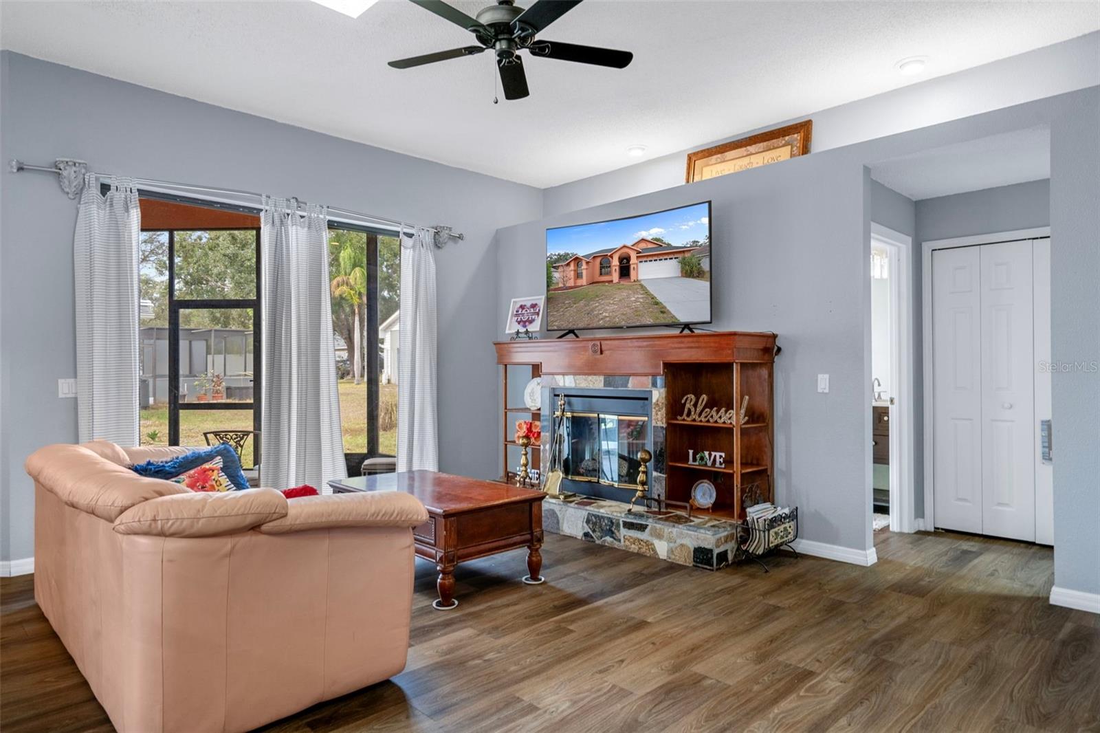 REGENCY OAKS - Residential