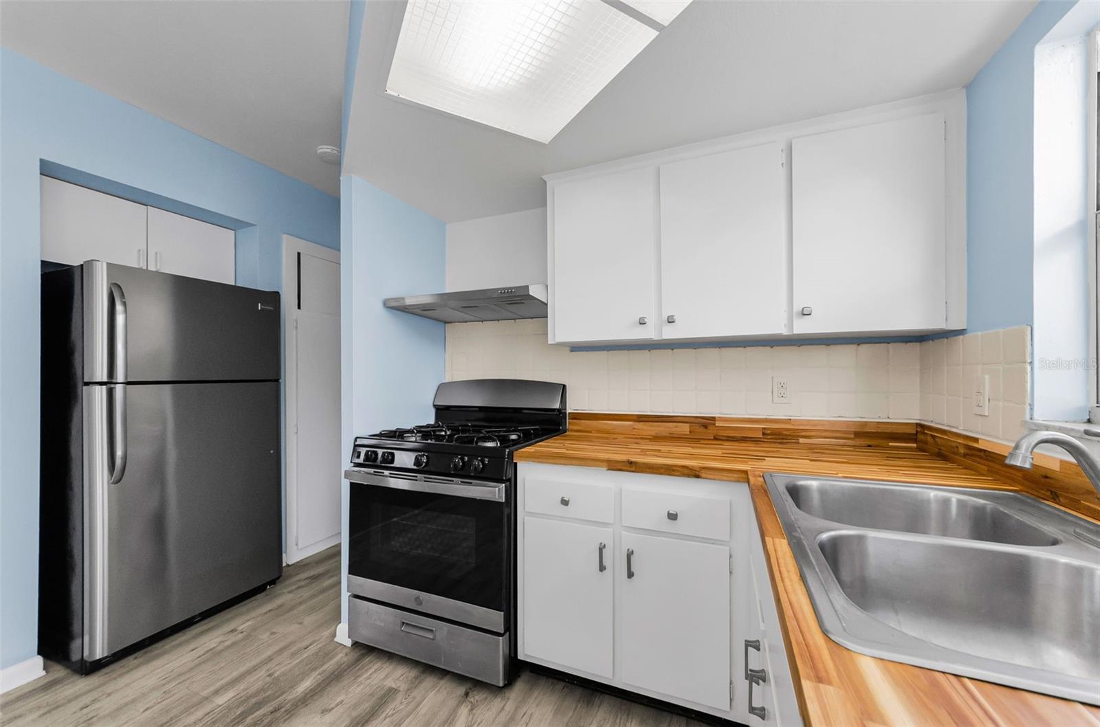 SEMINOLE HILL VILLAS - Residential
