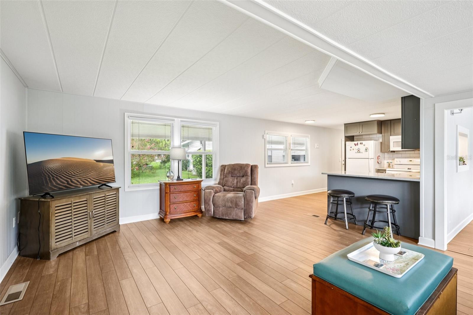ARIANA SHORES MHP - Residential