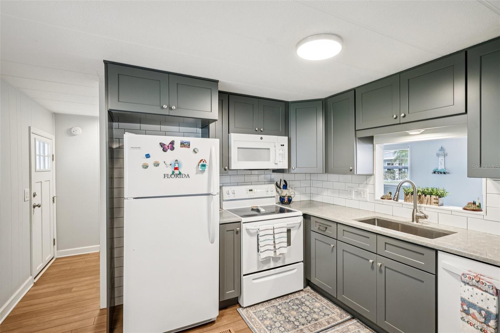 ARIANA SHORES MHP - Residential