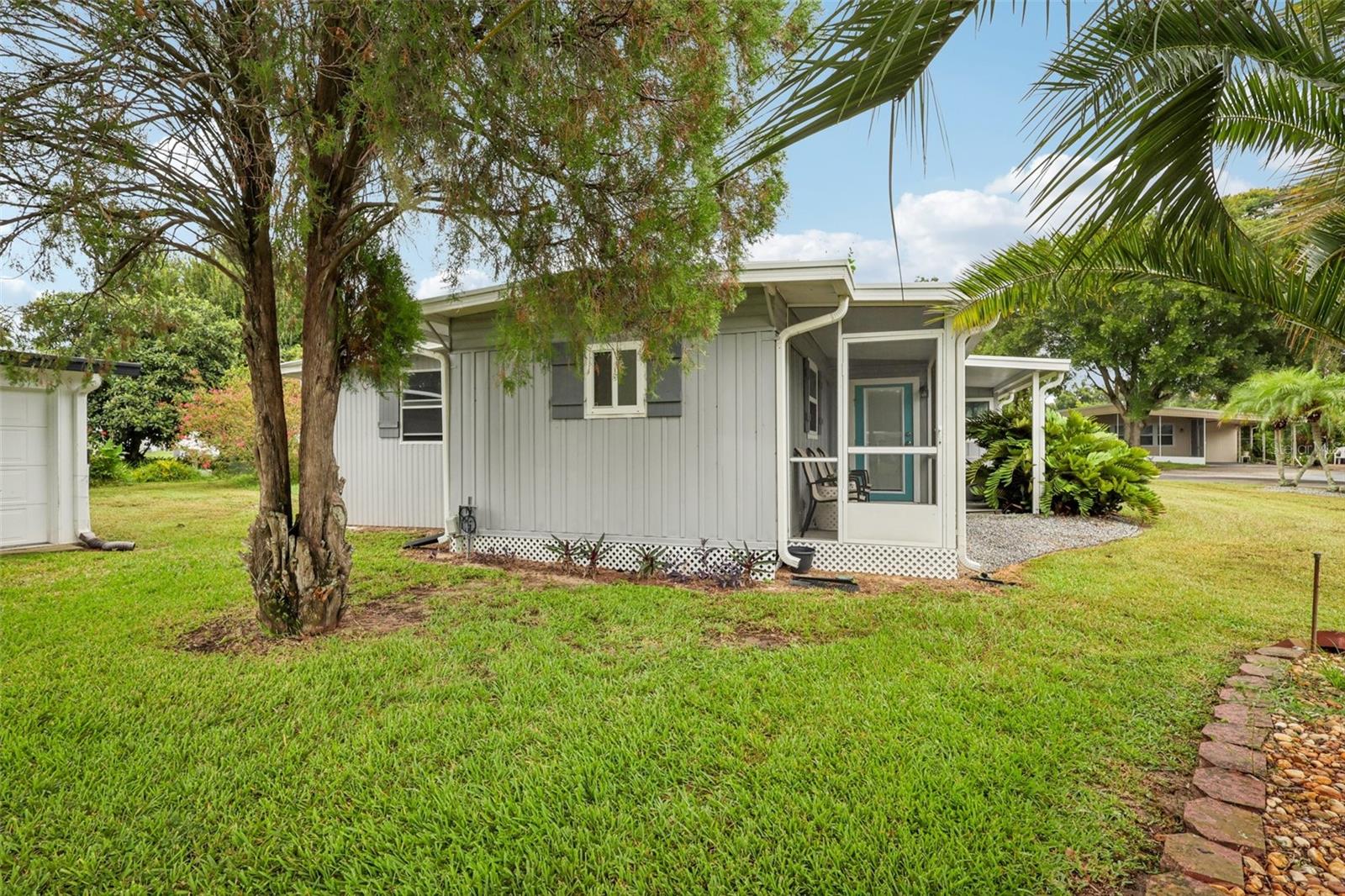 ARIANA SHORES MHP - Residential