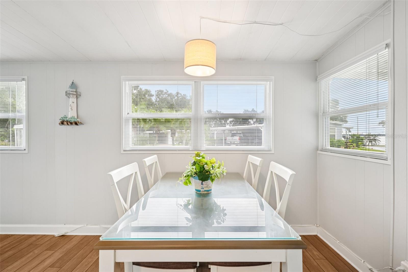 ARIANA SHORES MHP - Residential