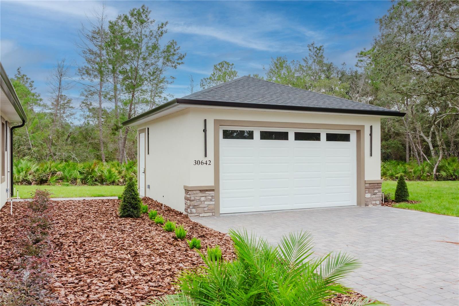 ROYAL TRAILS - Residential