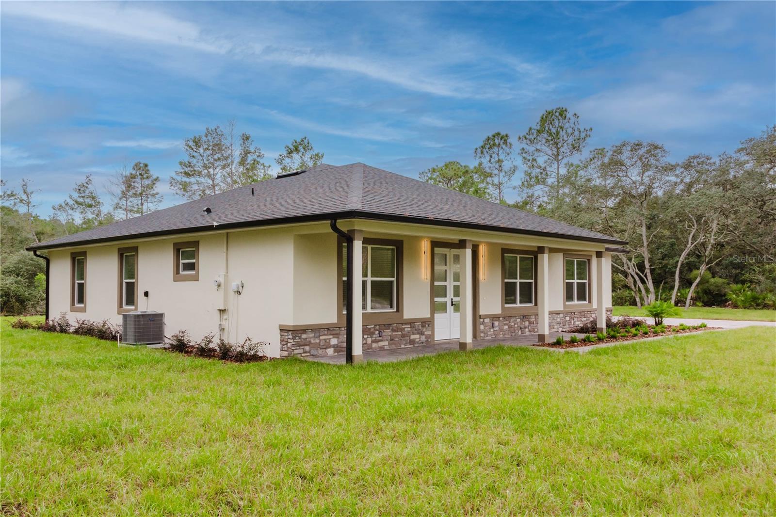 ROYAL TRAILS - Residential