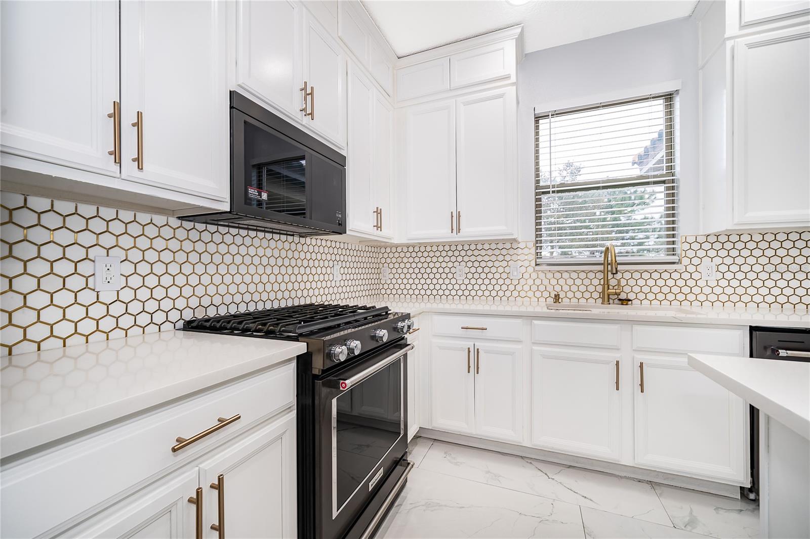 RIVIERA BELLA UN 3 - Residential