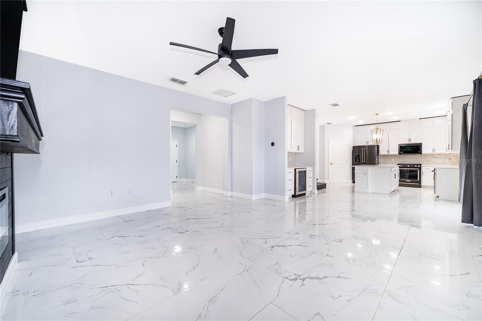 RIVIERA BELLA UN 3 - Residential