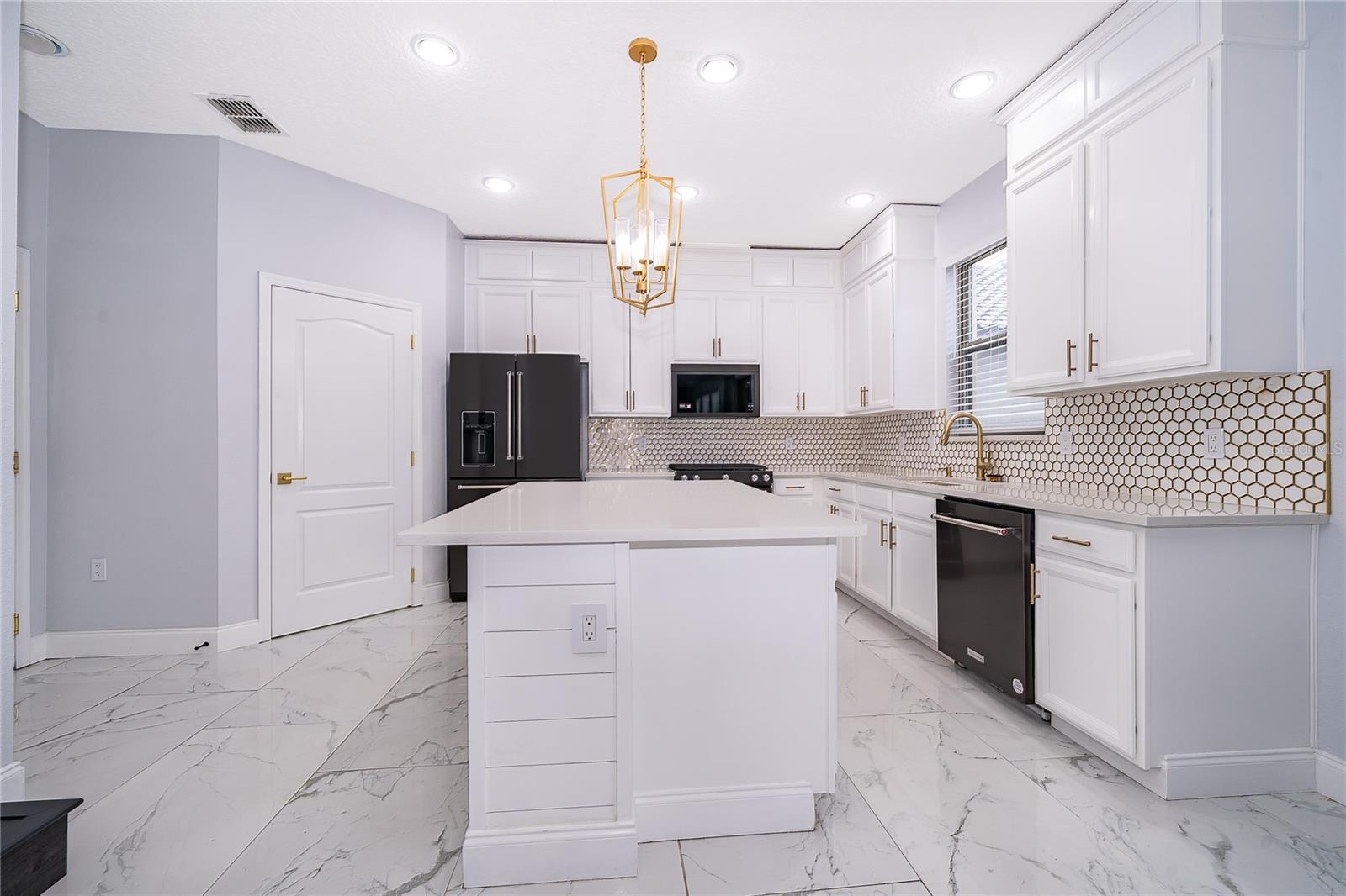 RIVIERA BELLA UN 3 - Residential