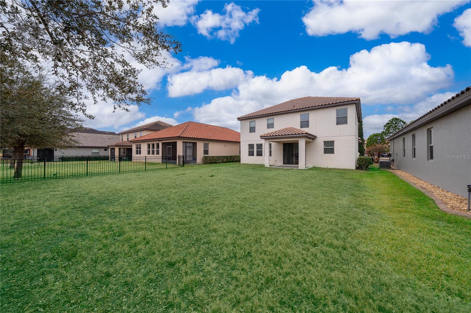 RIVIERA BELLA UN 3 - Residential