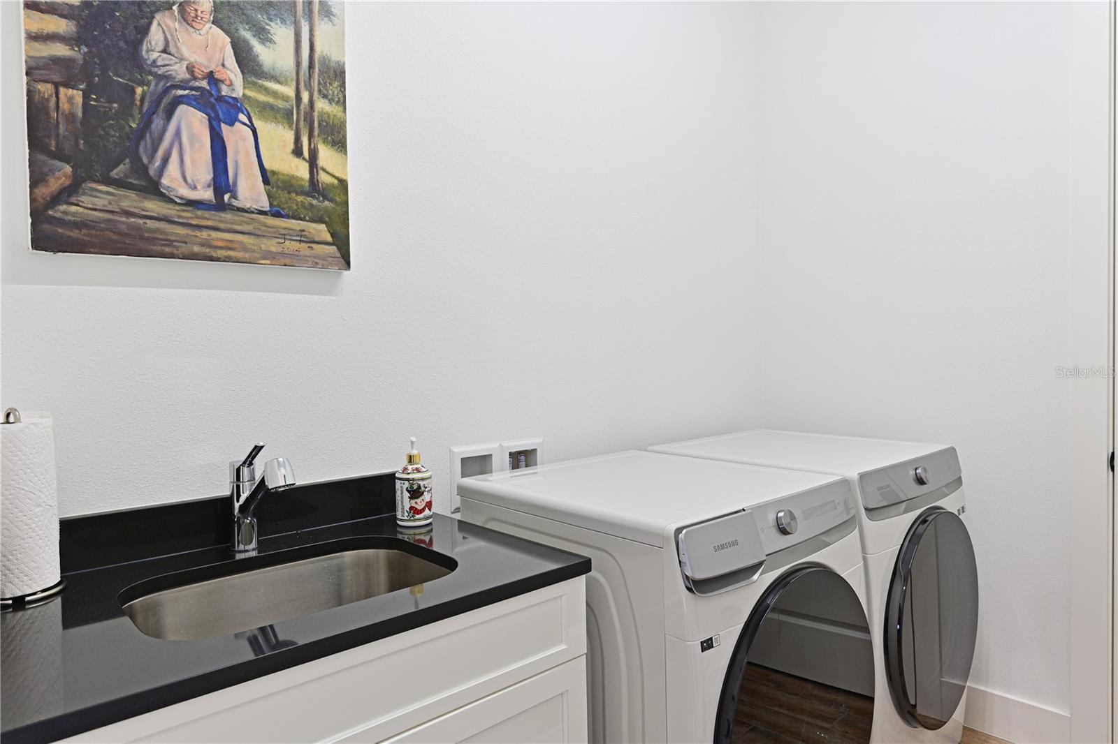 SANDHILL LAKE - Residential