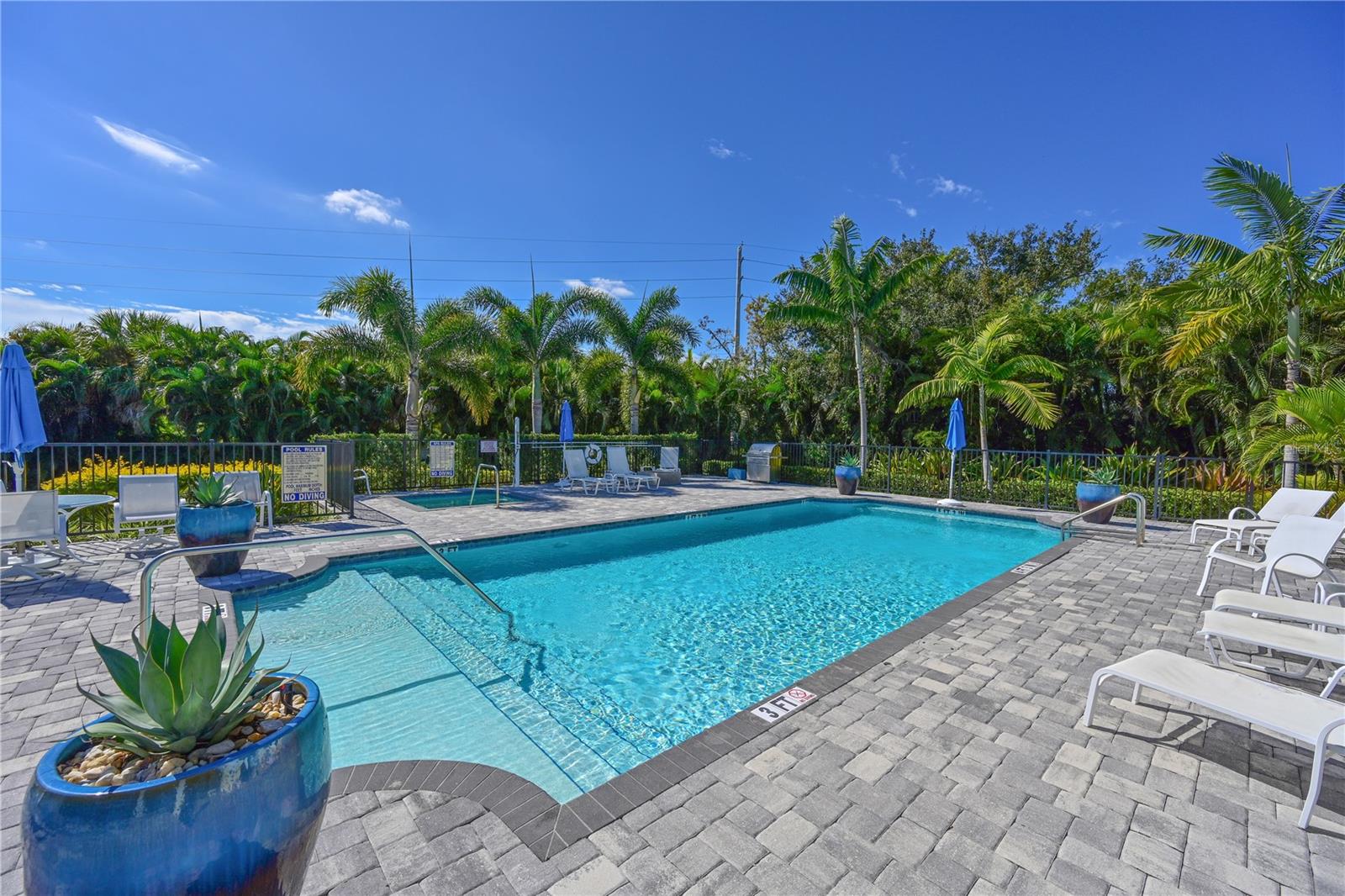 SANDHILL LAKE - Residential