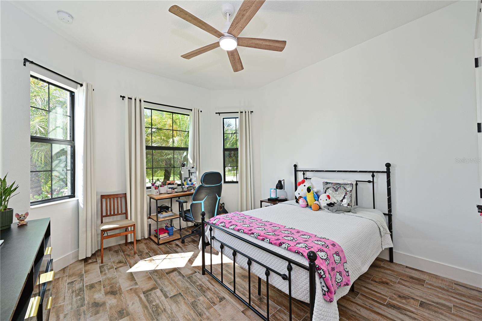 SANDHILL LAKE - Residential