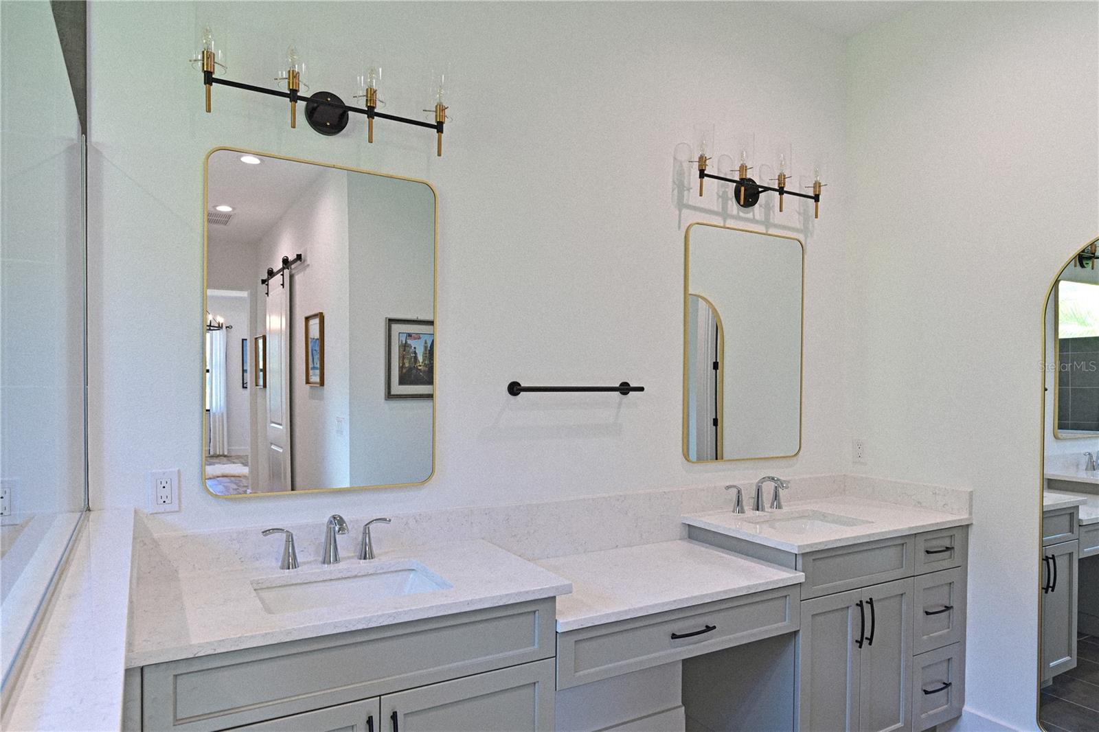 SANDHILL LAKE - Residential