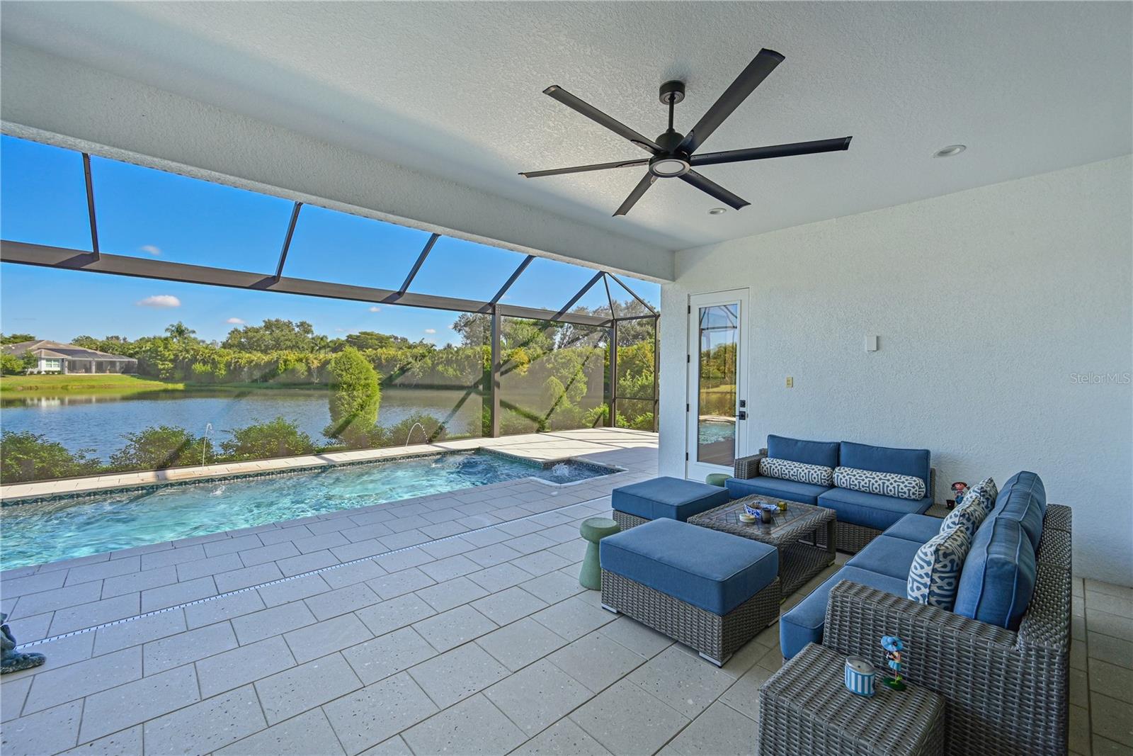 SANDHILL LAKE - Residential