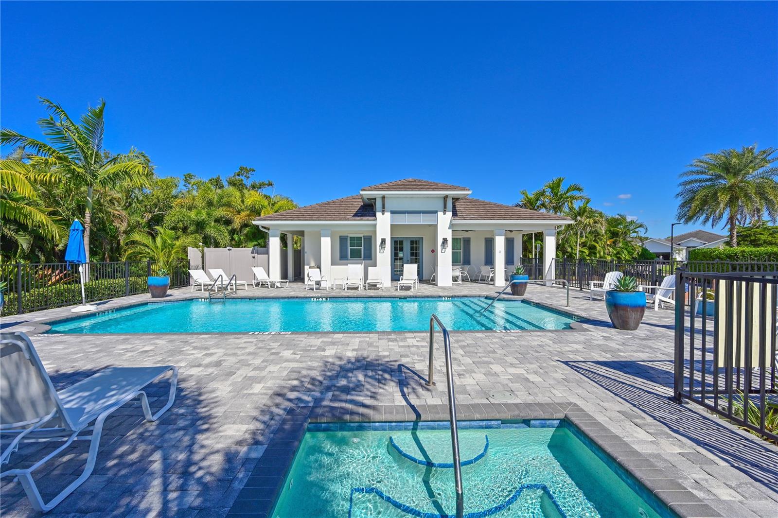 SANDHILL LAKE - Residential