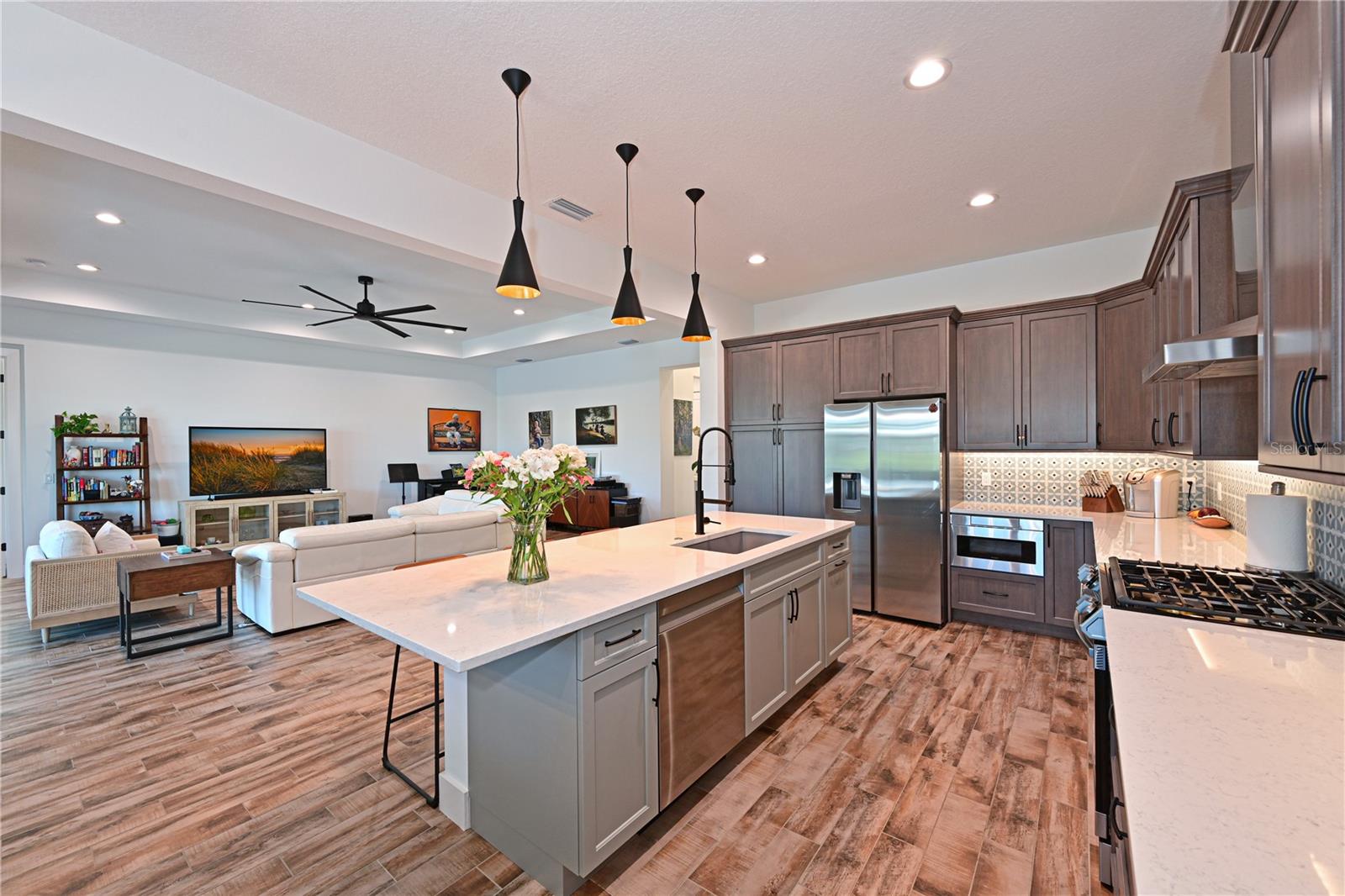 SANDHILL LAKE - Residential