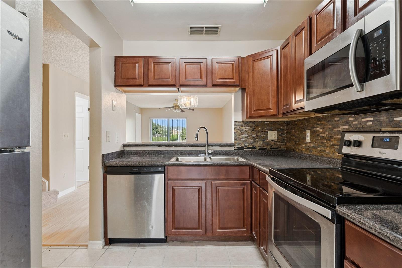 1192 N FAIRWAY DRIVE 1192