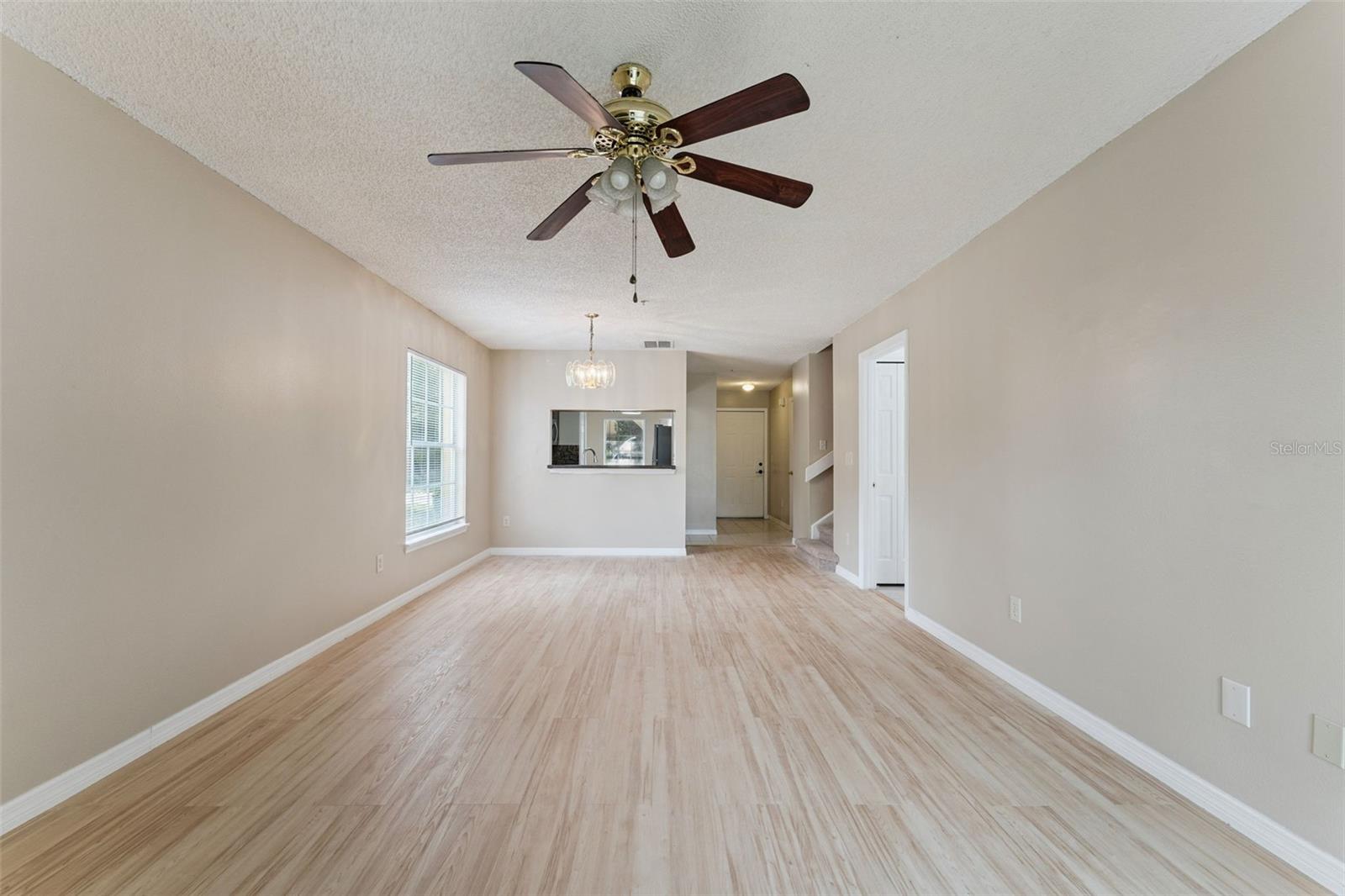 1192 N FAIRWAY DRIVE 1192