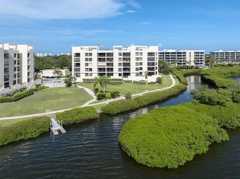 A home in LONGBOAT KEY