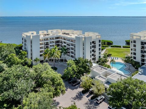 A home in LONGBOAT KEY