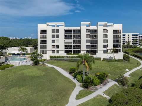 A home in LONGBOAT KEY