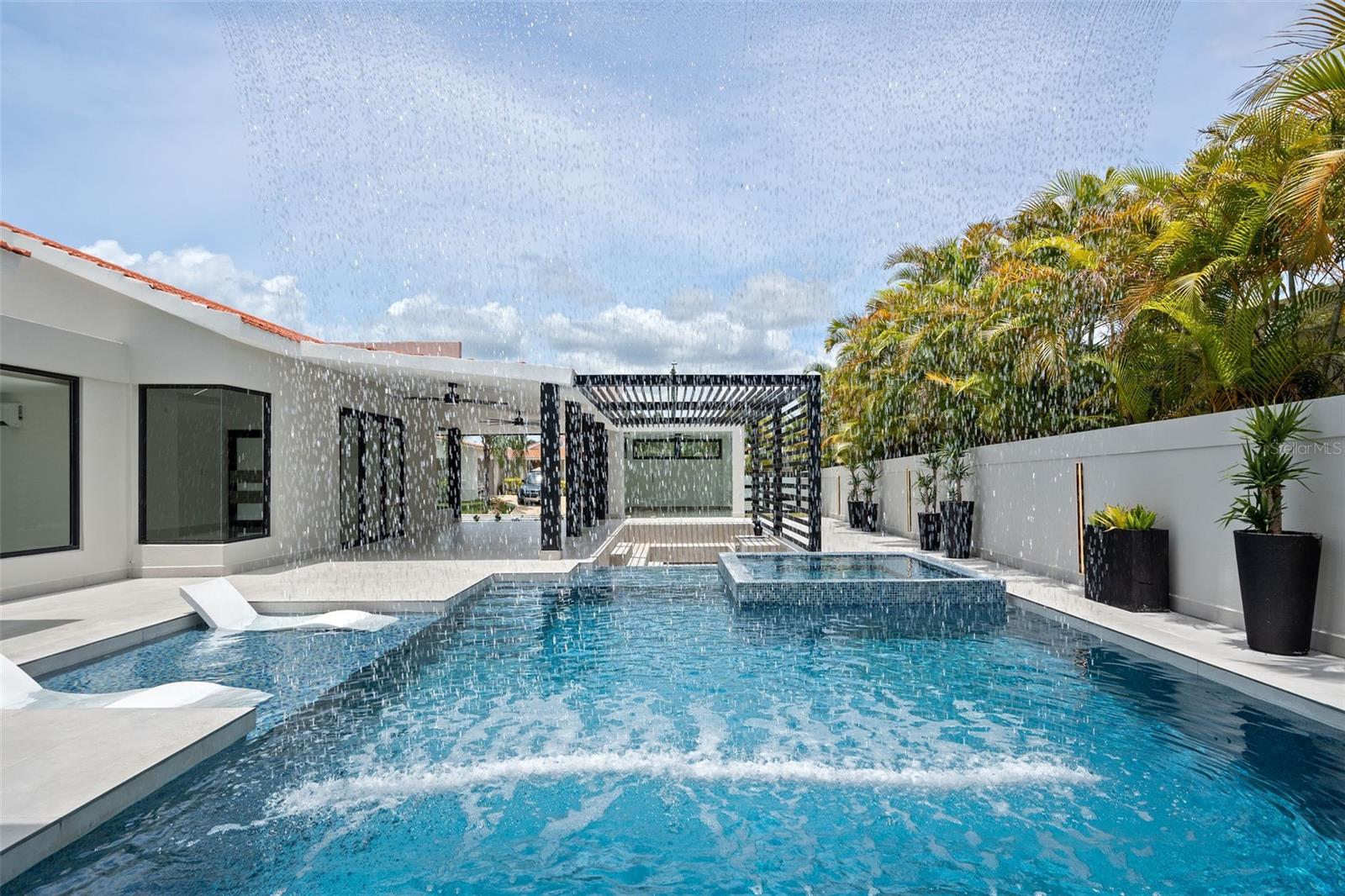 URB SABANERA - Residential