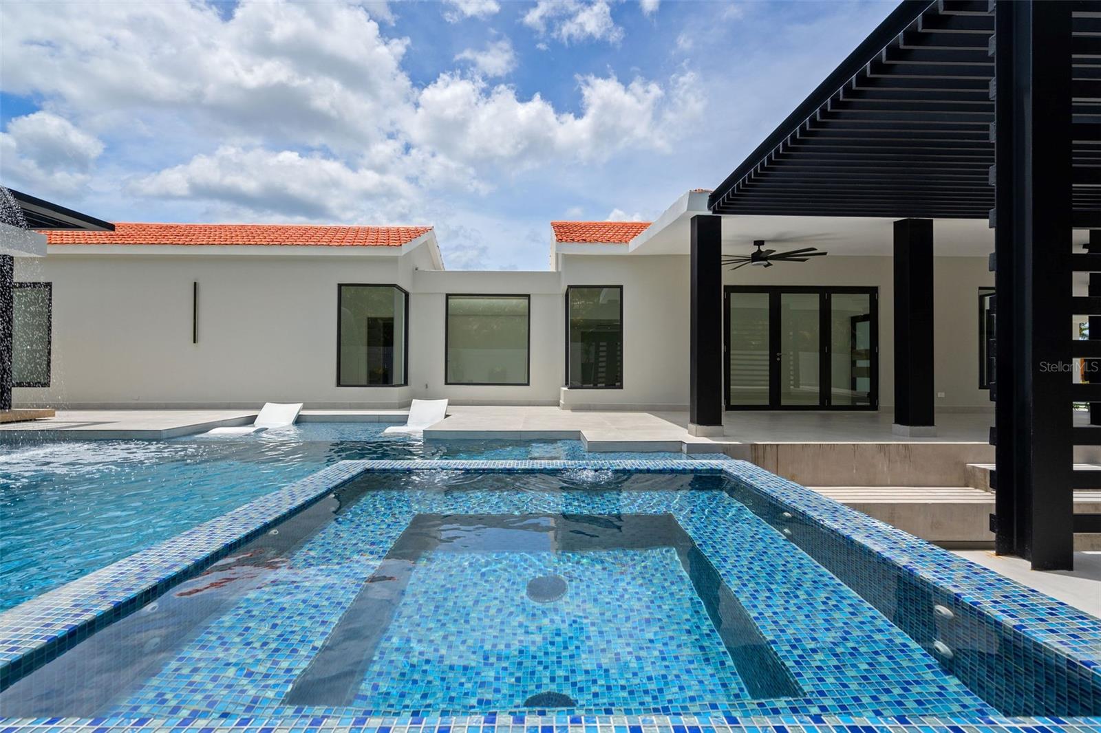 URB SABANERA - Residential