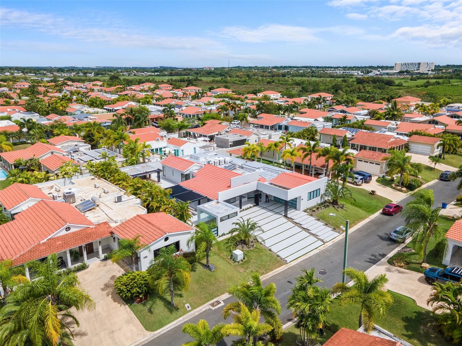 URB SABANERA - Residential