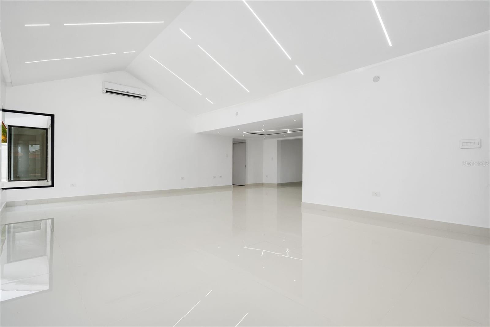 URB SABANERA - Residential