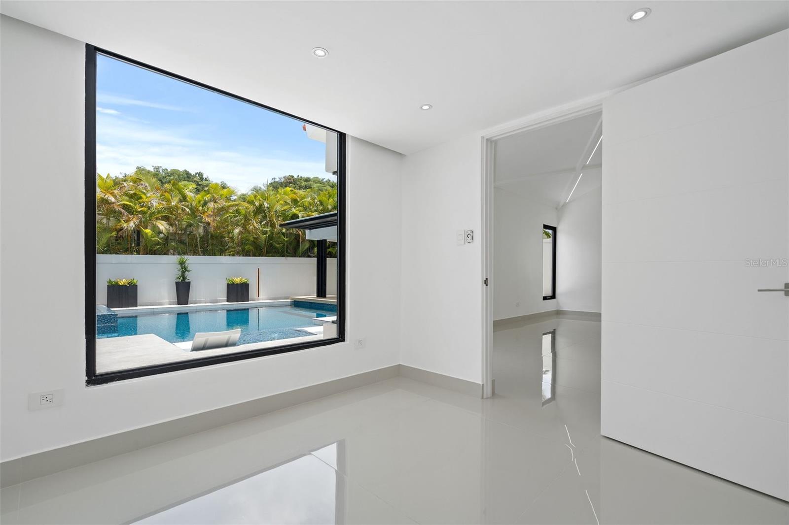 URB SABANERA - Residential