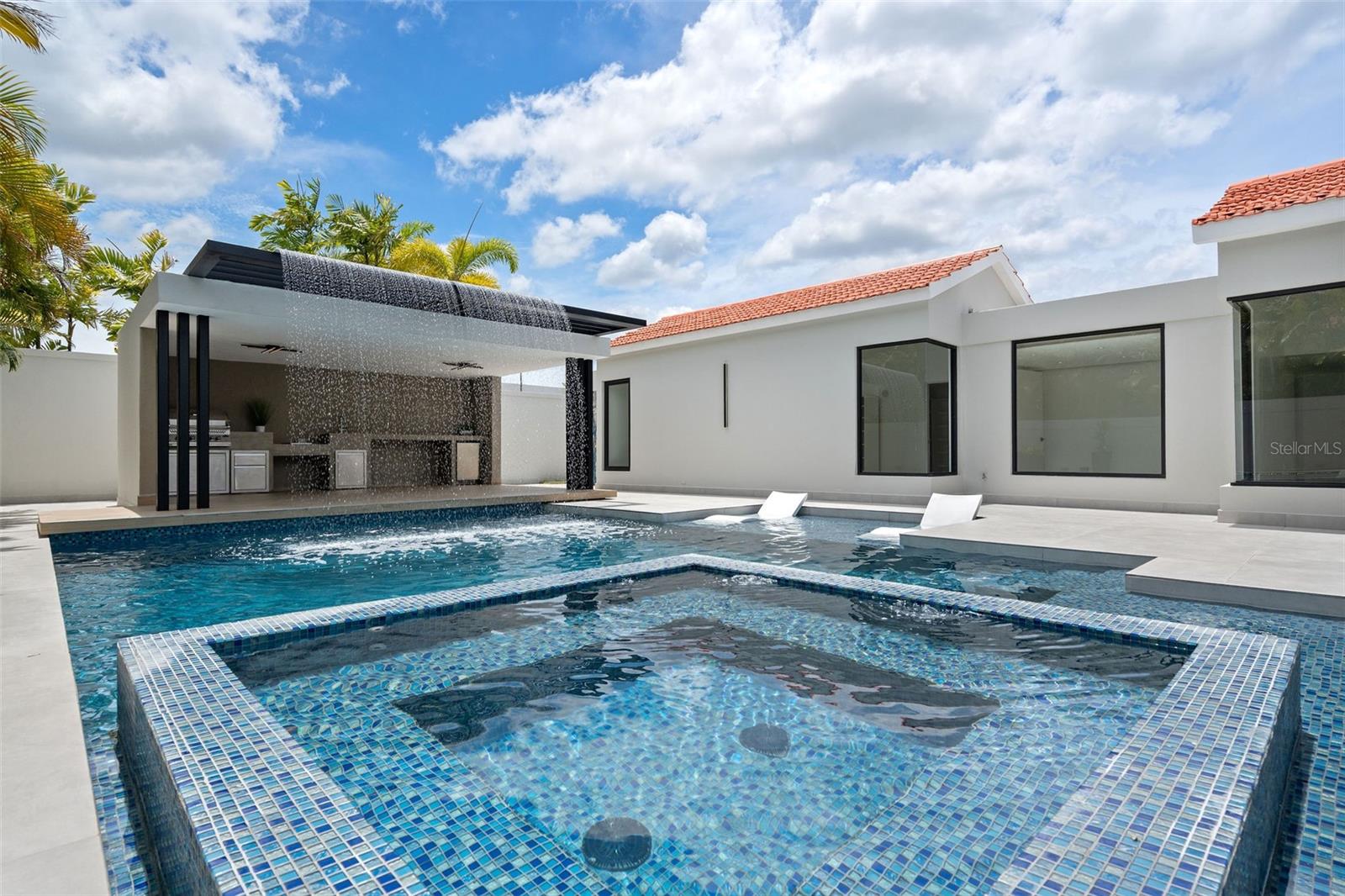 URB SABANERA - Residential