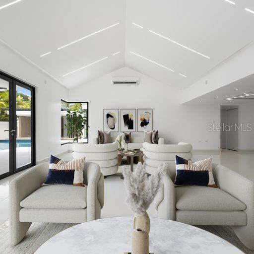 URB SABANERA - Residential