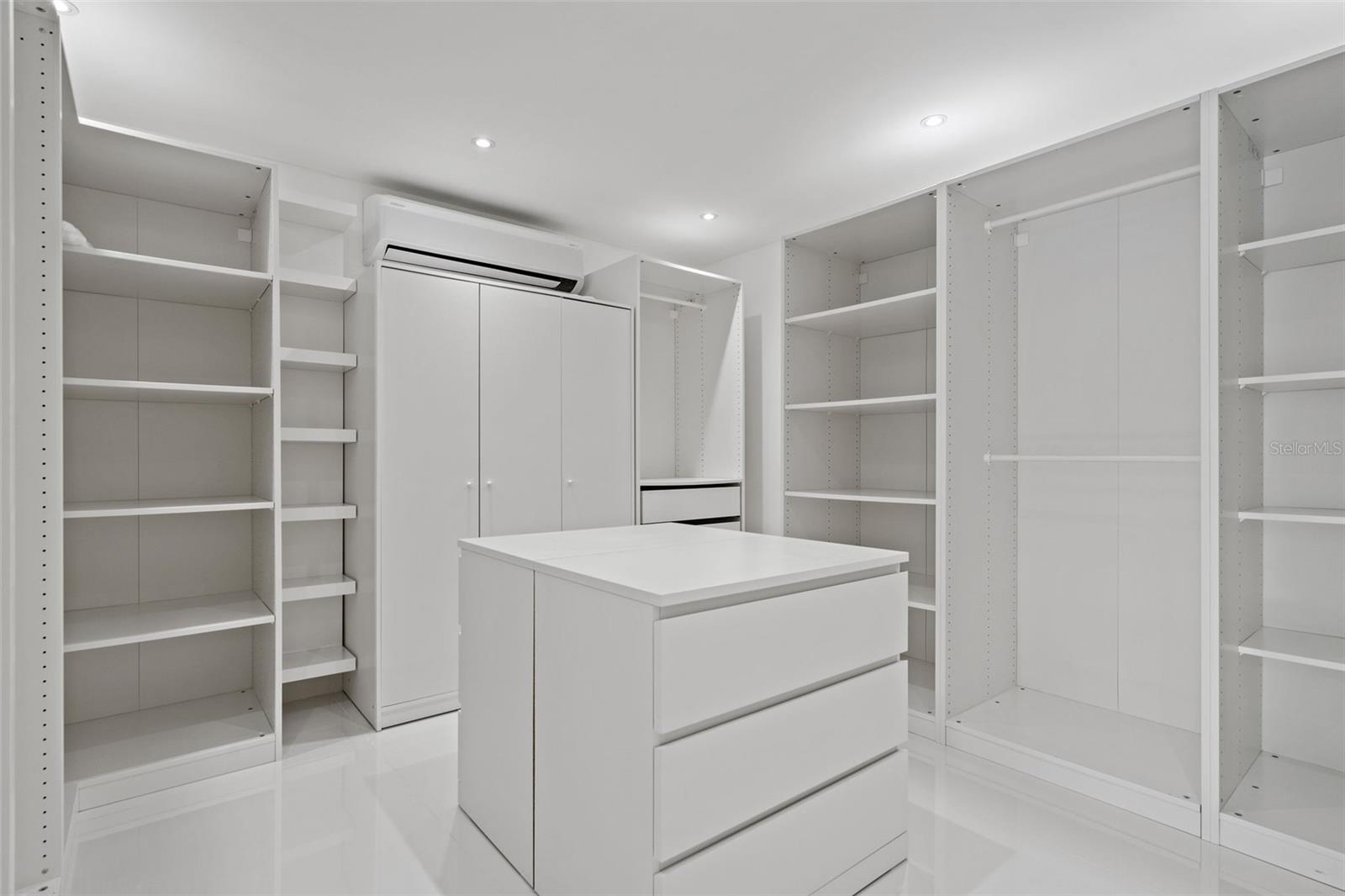 URB SABANERA - Residential