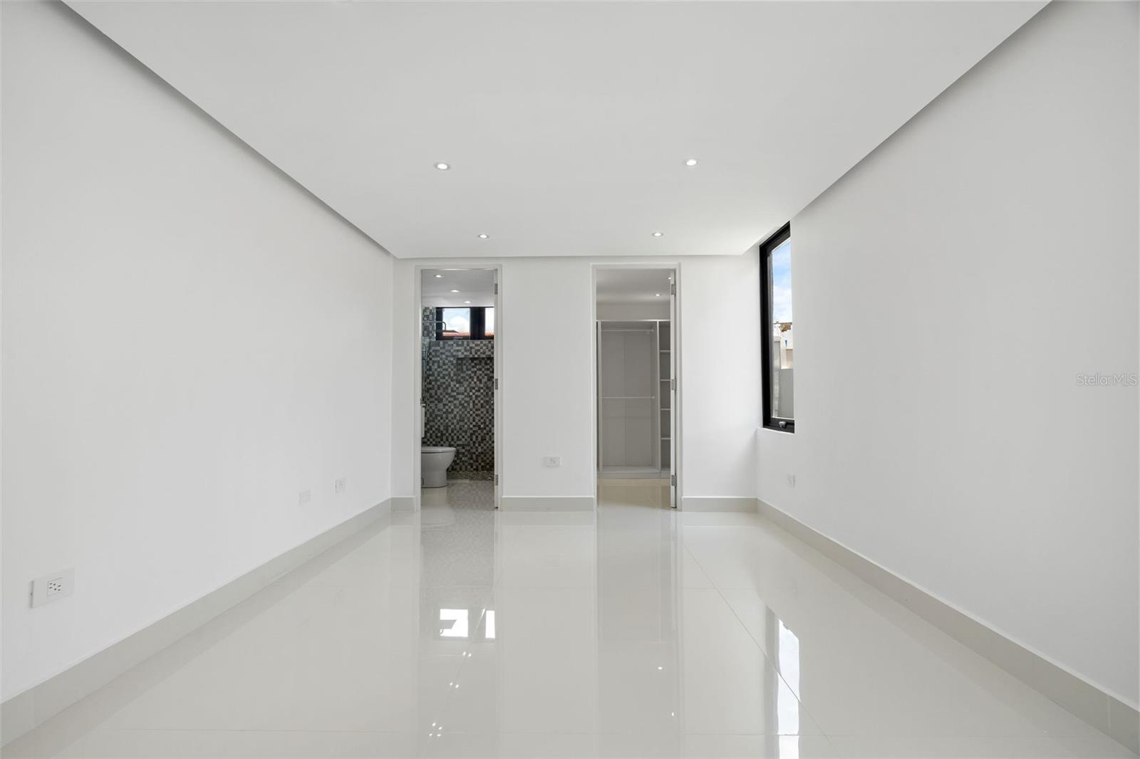 URB SABANERA - Residential