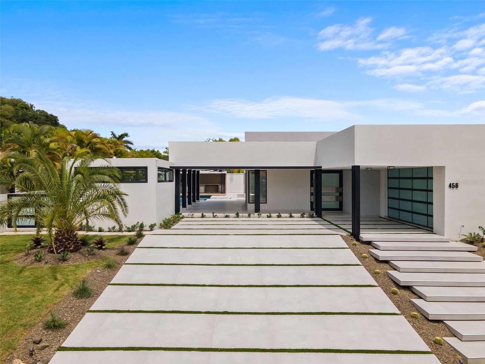 URB SABANERA - Residential