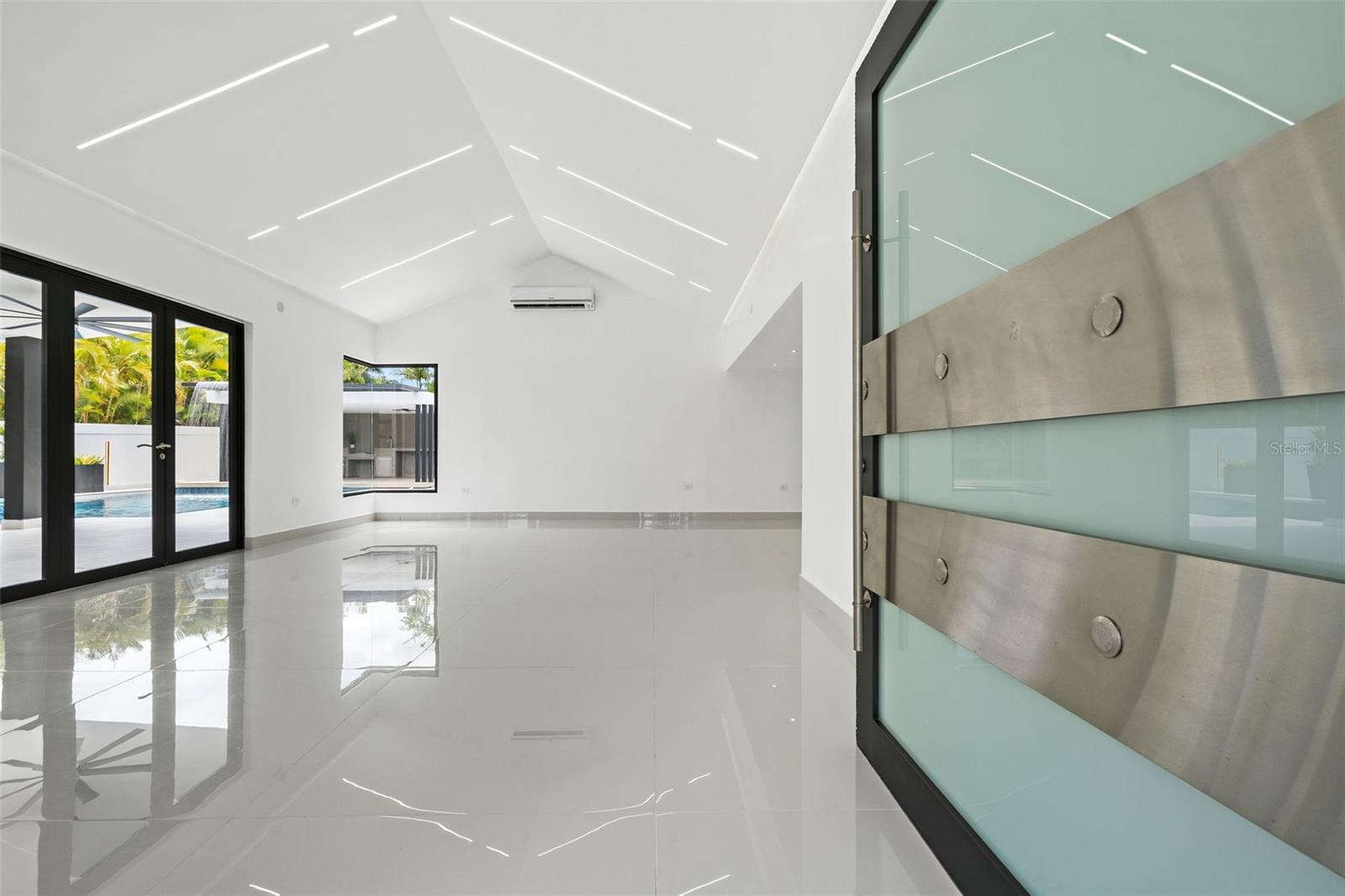 URB SABANERA - Residential