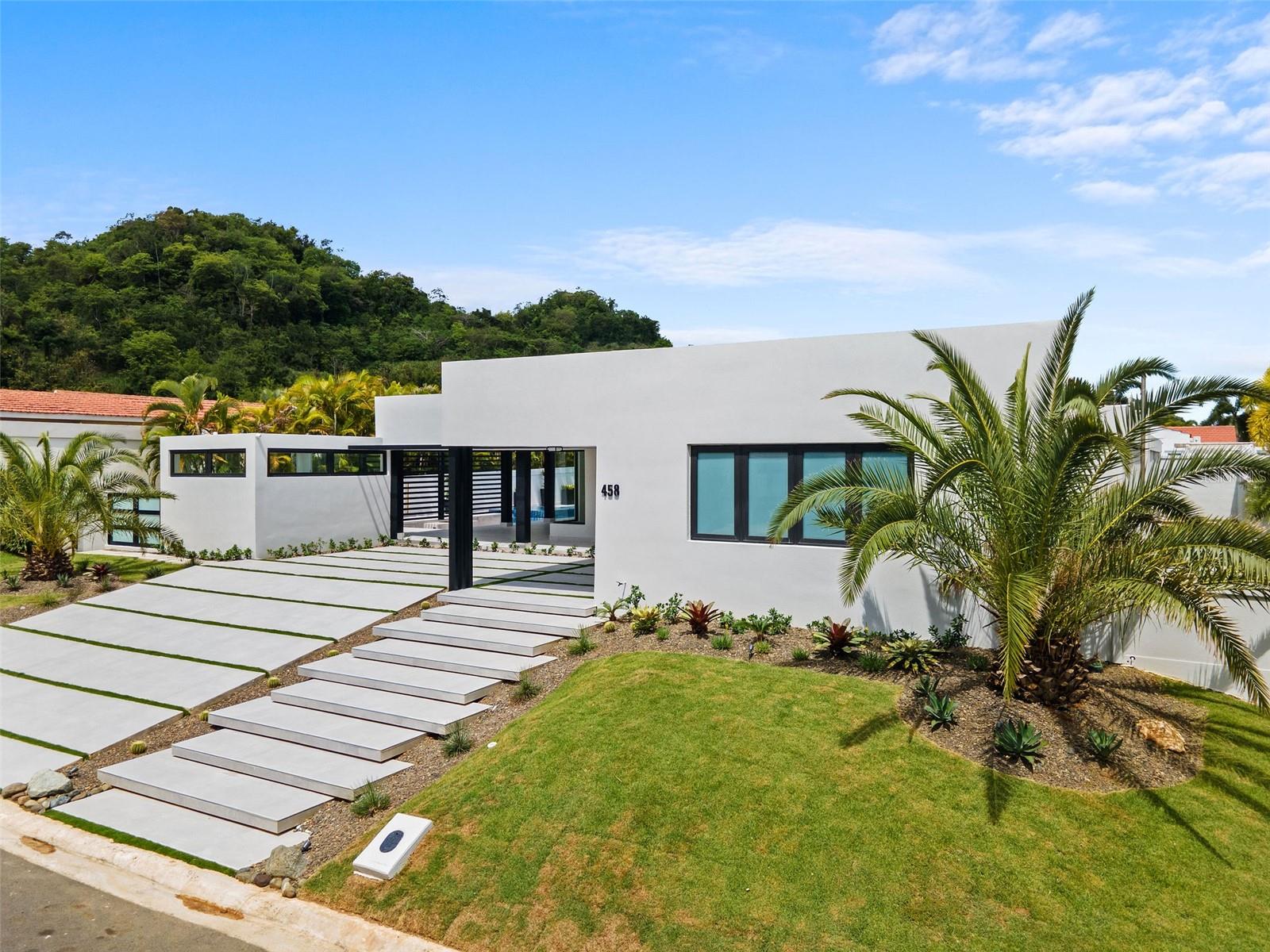 URB SABANERA - Residential