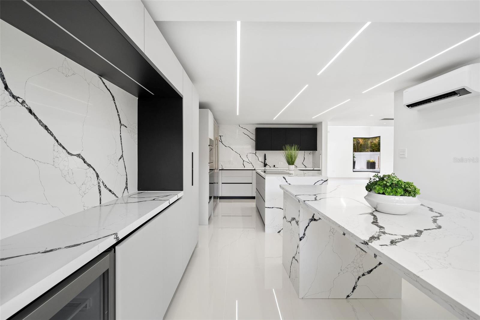 URB SABANERA - Residential