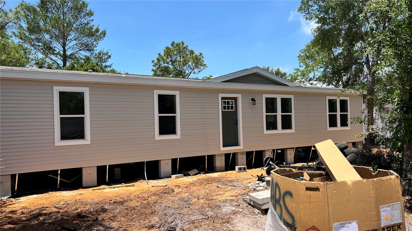 10040 LAKE DRIVE