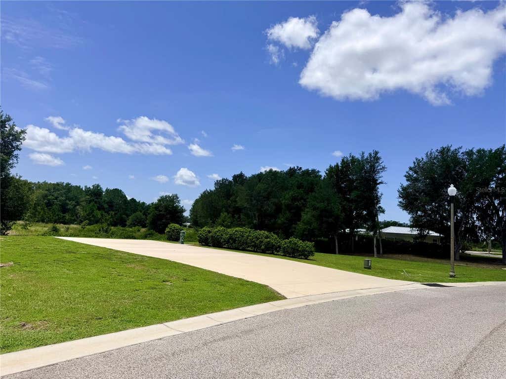 Photo of 4879 SE 92nd Boulevard, Webster, FL 33597 (MLS # G5115303)