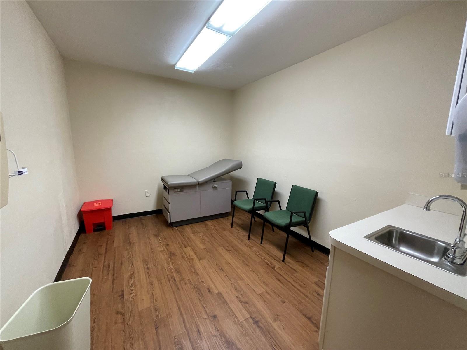 ACREAGE & UNREC - Commercial Lease