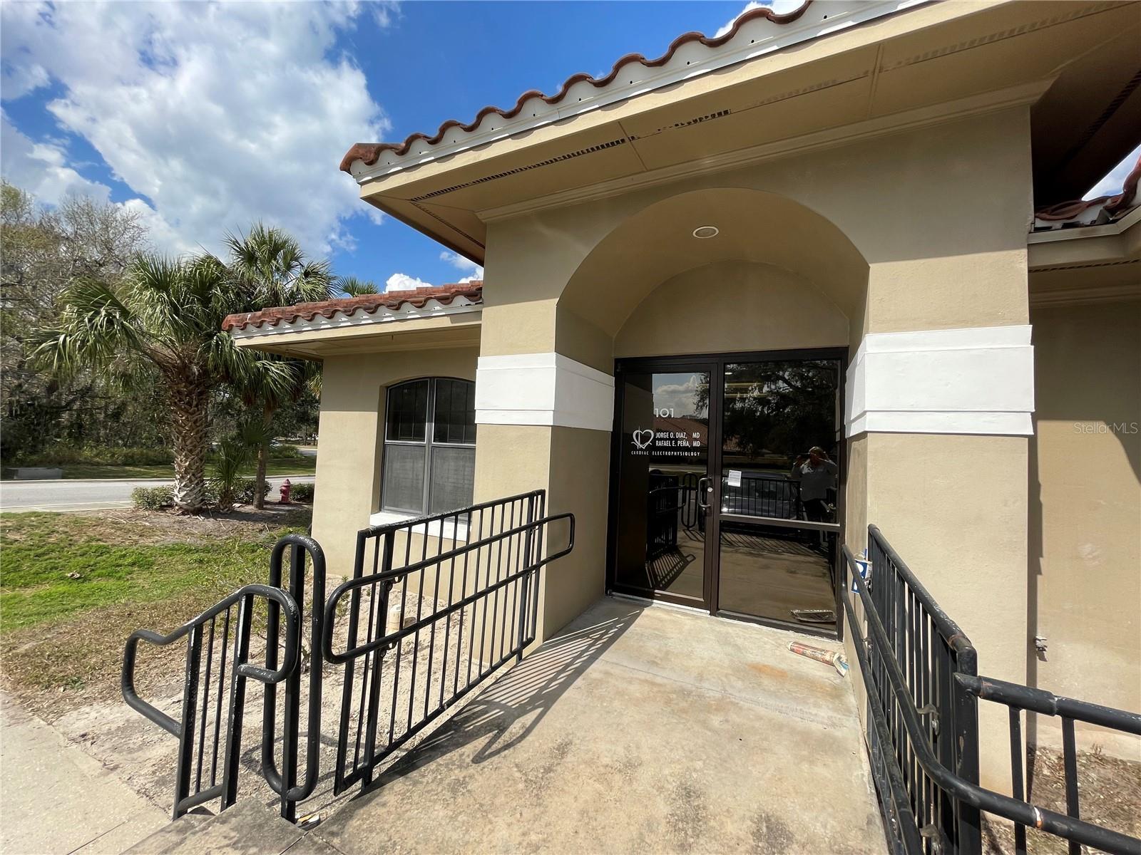 ACREAGE & UNREC - Commercial Lease