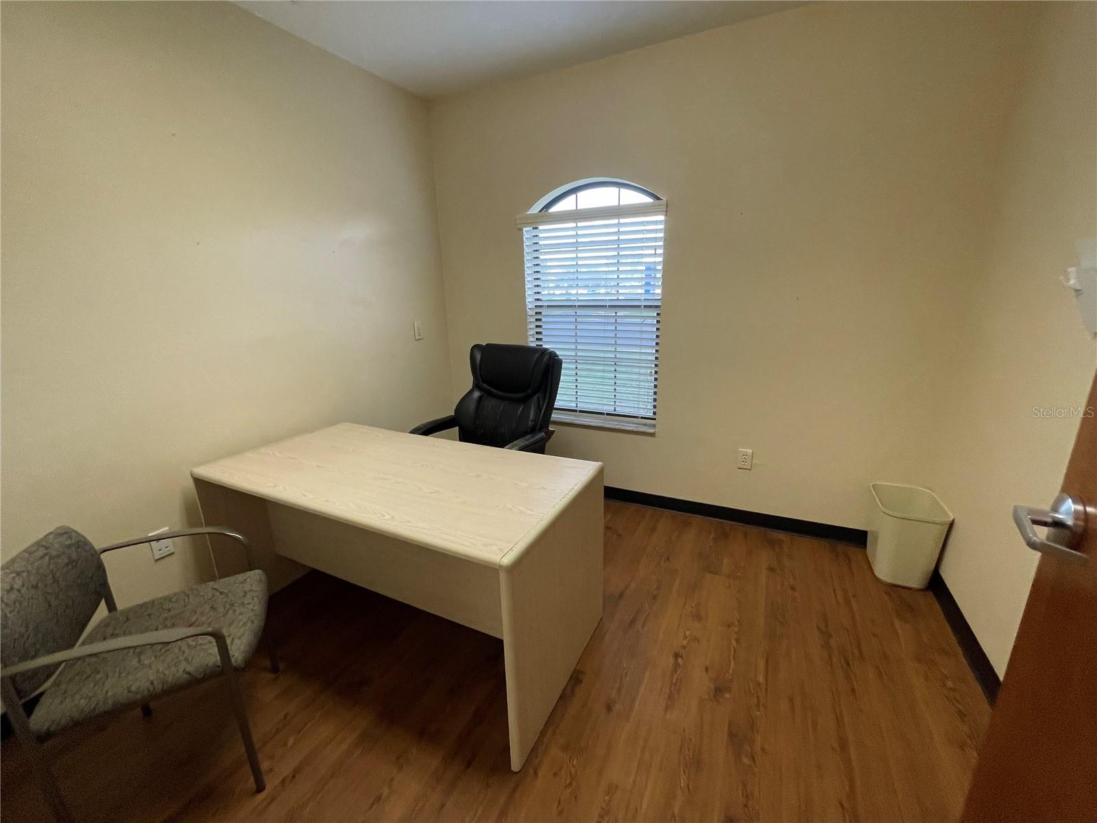 ACREAGE & UNREC - Commercial Lease