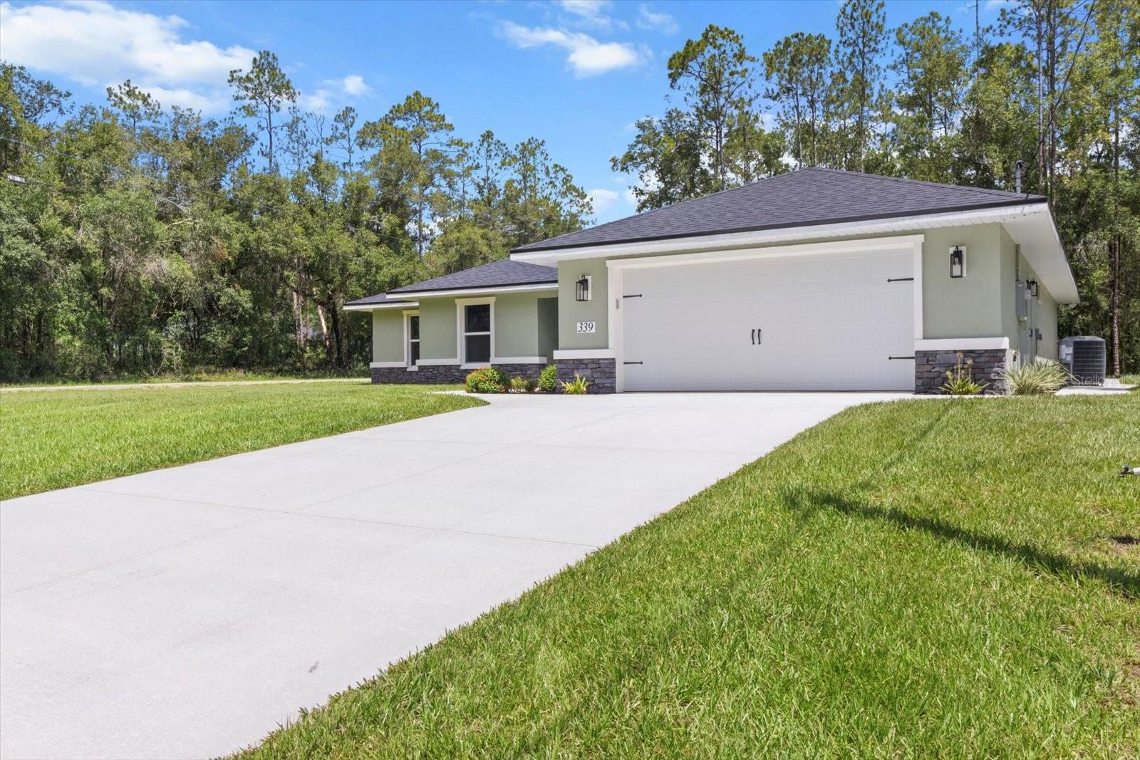 339 E ENFIELD LANE