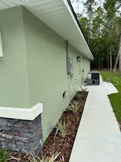 339 E ENFIELD LANE