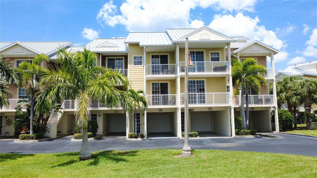 Photo of 3259 Mangrove Point Drive, Ruskin, FL 33570 (MLS # A4700954)