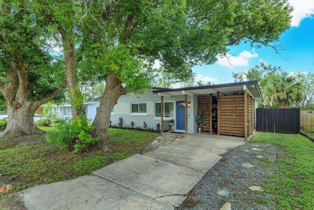 Photo of 199 E Marvin Avenue, Longwood, FL 32750 (MLS # O6353544)